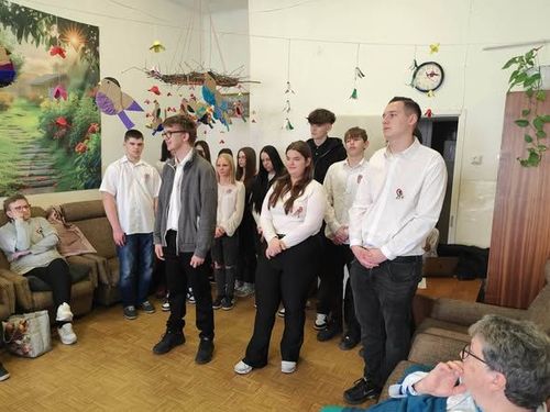 Megemlékezés  az idősek napköziotthonában